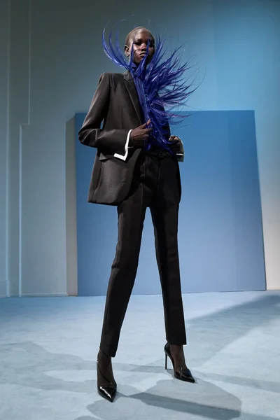 Look 4